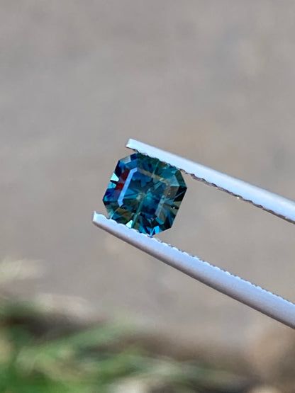 042- SQUARE CUT Parti Australian Sapphire 1.14ct