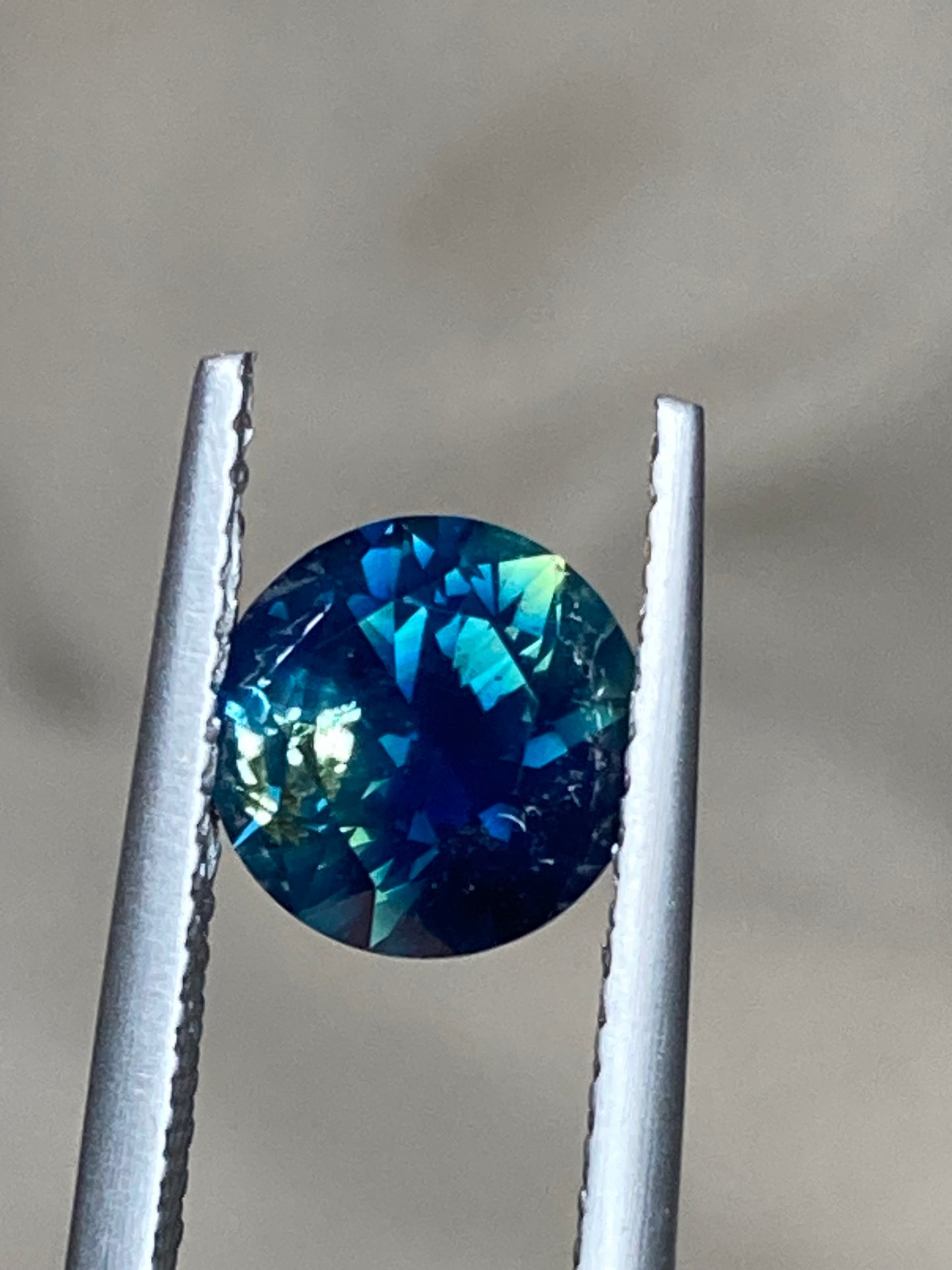 046- 1.92ct Australian Sapphire Blue Yellow Parti ROUND CUT
