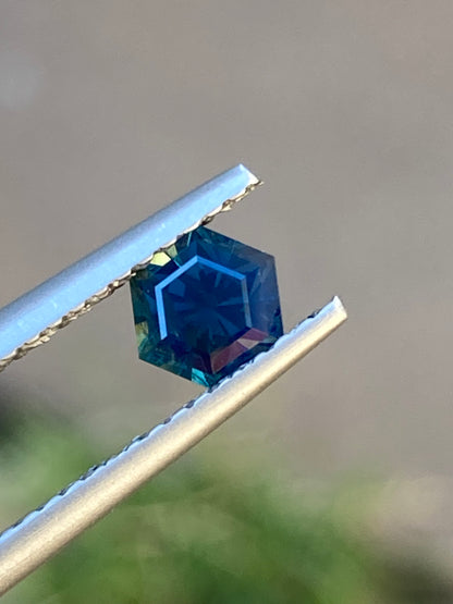 043- Silky Blue Australian Sapphire 0.67ct HEX CUT