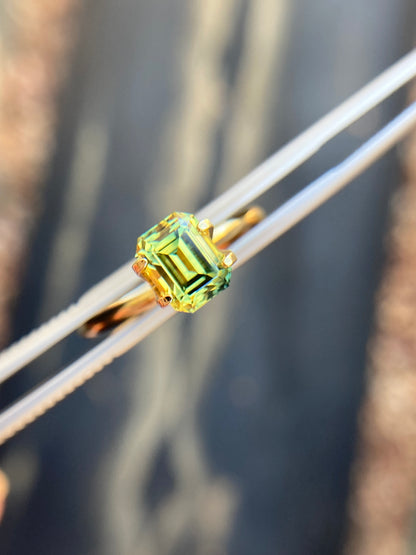 032- Australian Sapphire 2.04ct Yellow Parti EMERALD CUT engagement ring gemstone