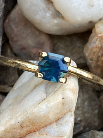 043- Silky Blue Australian Sapphire 0.67ct HEX CUT