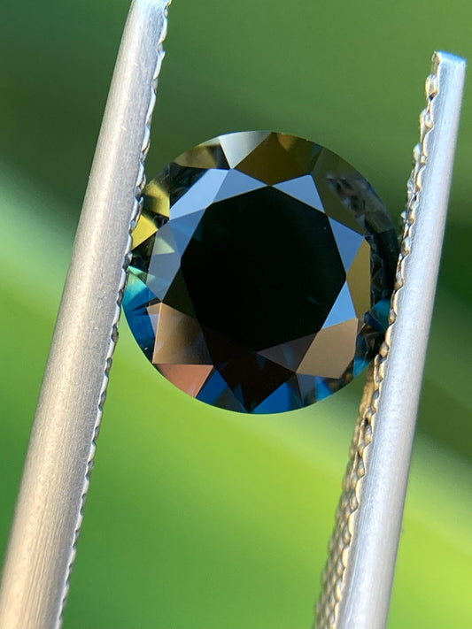 038- Dark Green Blue with Yellow edge - Australian Sapphire 1.64ct ROUND CUT