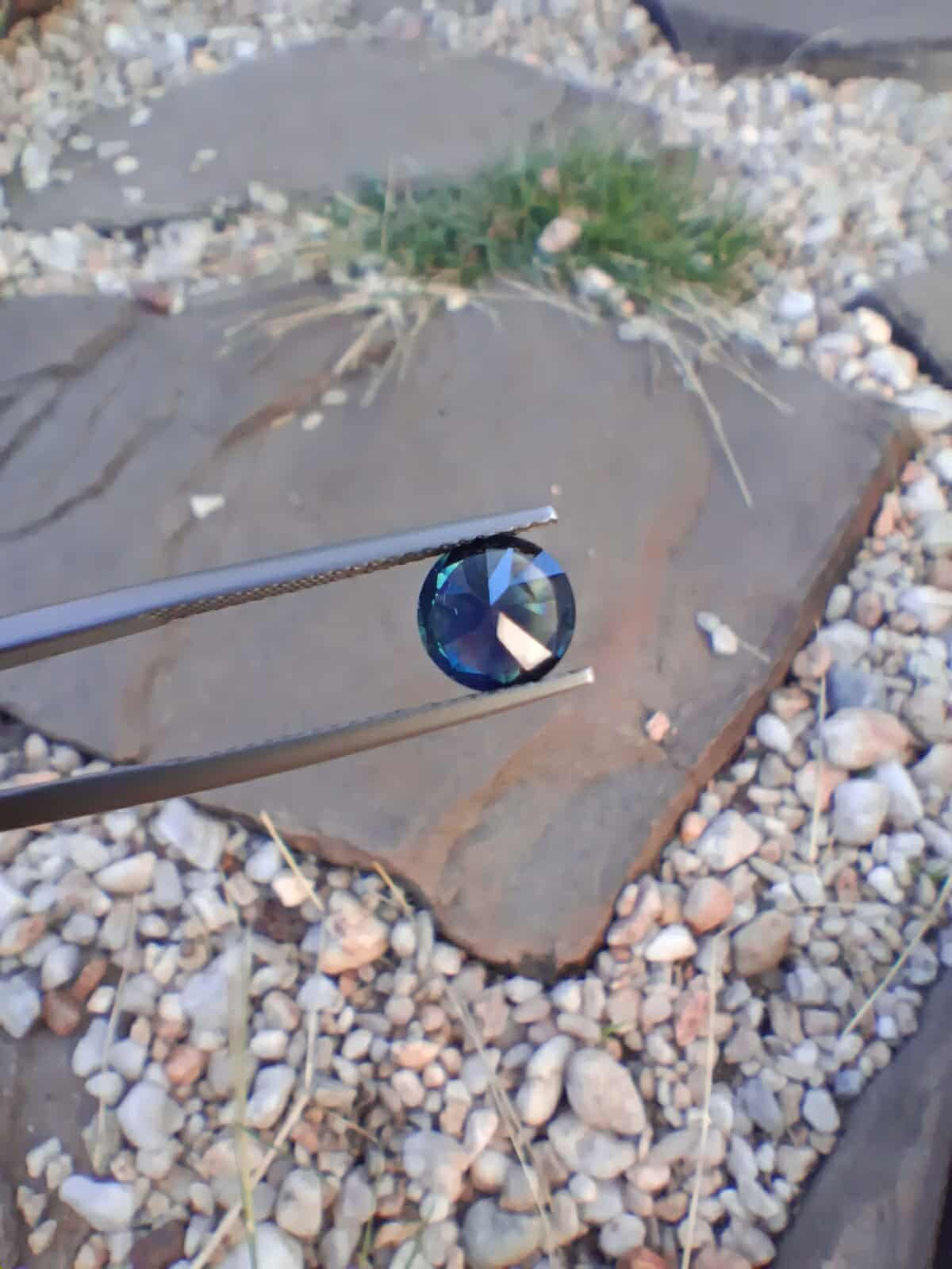 046- 1.92ct Australian Sapphire Blue Yellow Parti ROUND CUT