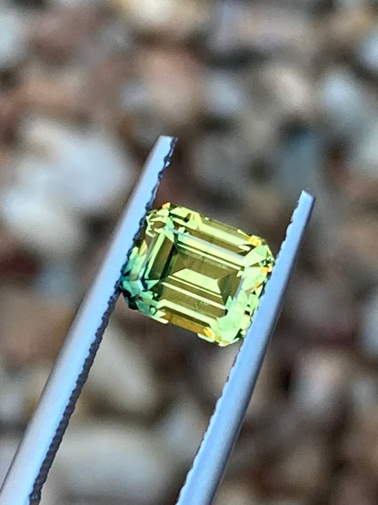 032- Australian Sapphire 2.04ct Yellow Parti EMERALD CUT engagement ring gemstone