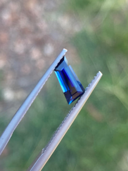 012- BLUE Australian Sapphire 1.15ct FREEFORM CUT