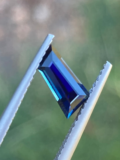 012- BLUE Australian Sapphire 1.15ct FREEFORM CUT