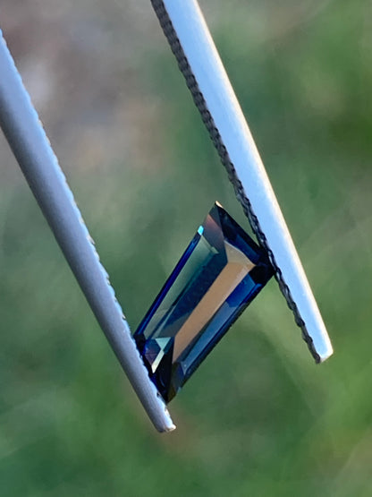 012- BLUE Australian Sapphire 1.15ct FREEFORM CUT