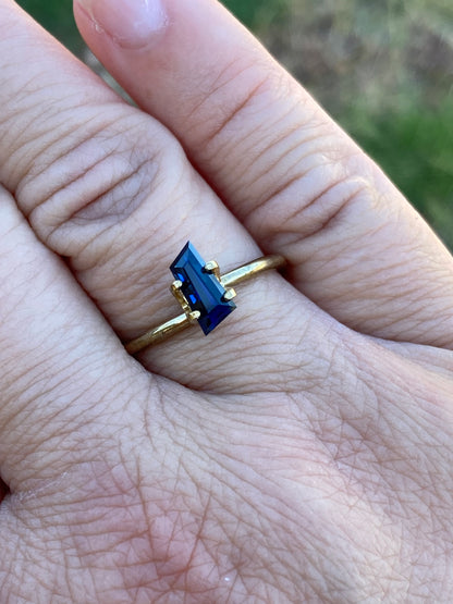 012- BLUE Australian Sapphire 1.15ct FREEFORM CUT
