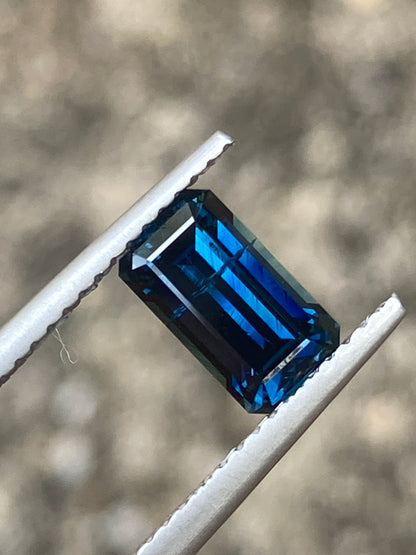 023- DARK BLUE Australian Sapphire 1.7ct EMERALD CUT