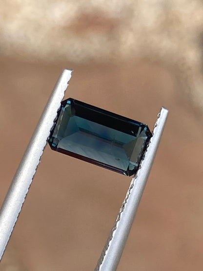 023- DARK BLUE Australian Sapphire 1.7ct EMERALD CUT