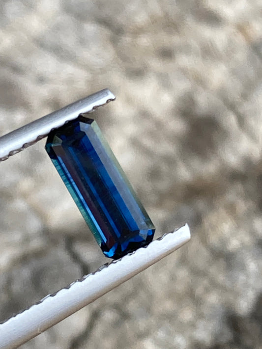 014- Dark Blue Australian Sapphire 0.83ct RECTANGLE CUT
