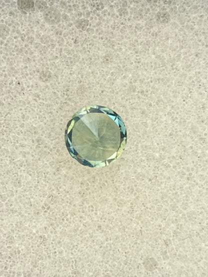 011- Silky Blue Yellow Parti Australian Sapphire 0.5ct ROUND BRILLIANT CUT