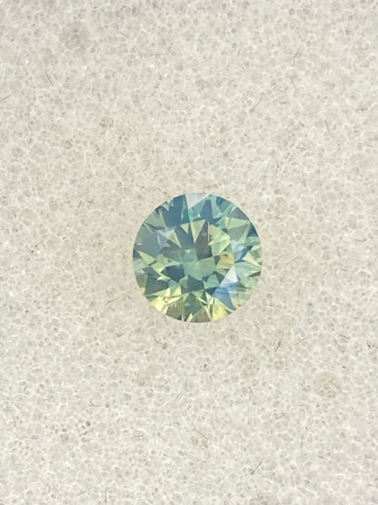011- Silky Blue Yellow Parti Australian Sapphire 0.5ct ROUND BRILLIANT CUT