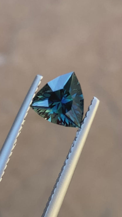 041- Parti Australian Sapphire 1.12ct TRILLION CUT