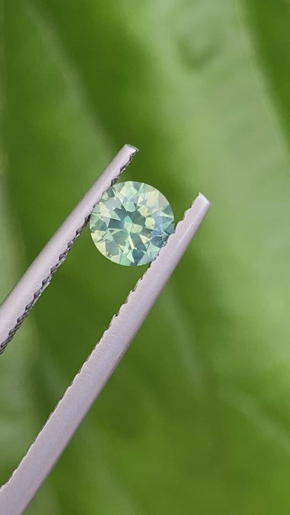 011- Silky Blue Yellow Parti Australian Sapphire 0.5ct ROUND BRILLIANT CUT