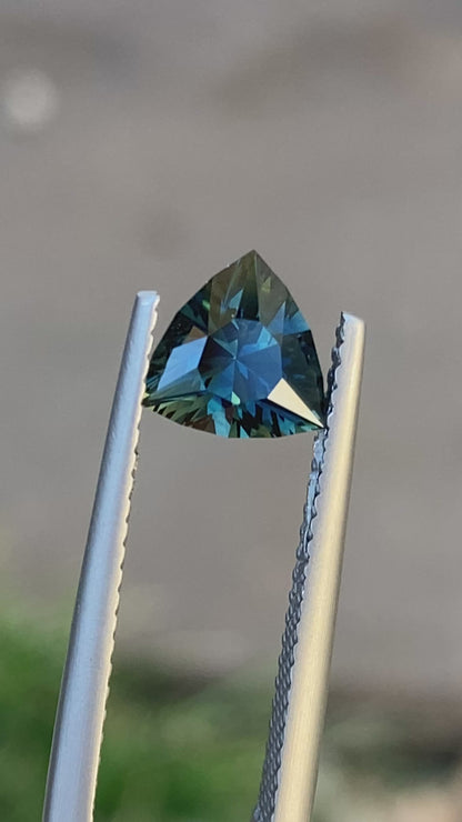 041- Parti Australian Sapphire 1.12ct TRILLION CUT