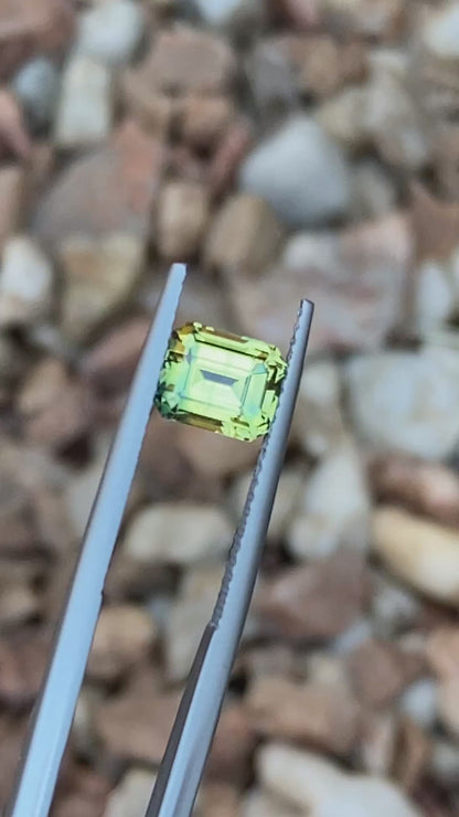 032- Australian Sapphire 2.04ct Yellow Parti EMERALD CUT engagement ring gemstone