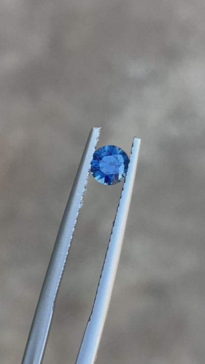 065- Blue Australian Sapphire 0.37ct Round CUT