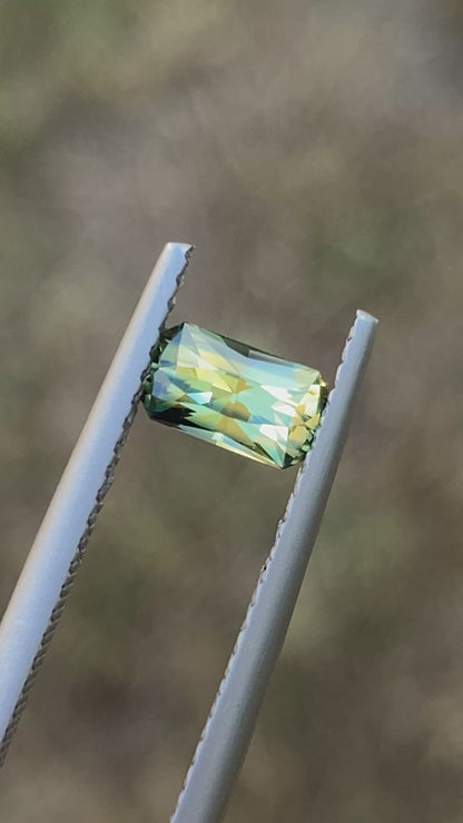 018- Bright Yellow Parti Australian Sapphire 0.6ct RECTANGLE CUT