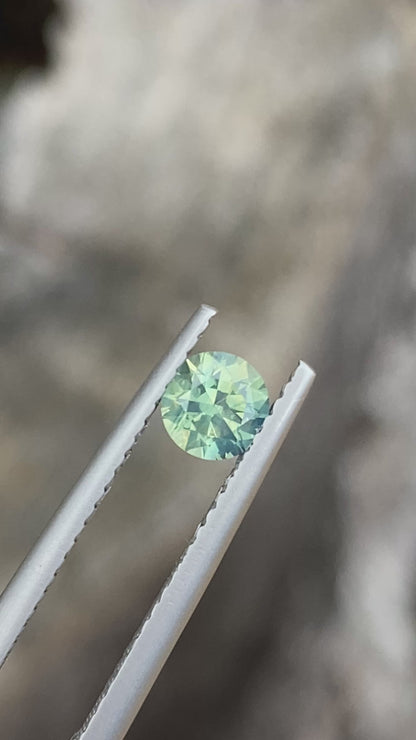 011- Silky Blue Yellow Parti Australian Sapphire 0.5ct ROUND BRILLIANT CUT